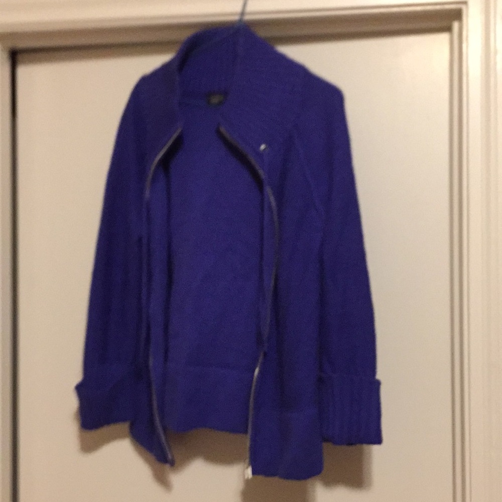 EUC CANYON RIVER BLUE SWEATER